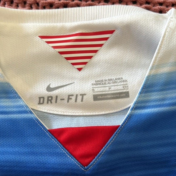 2015 US Women’s soccer jersey size XS NWOT - Picture 3 of 3